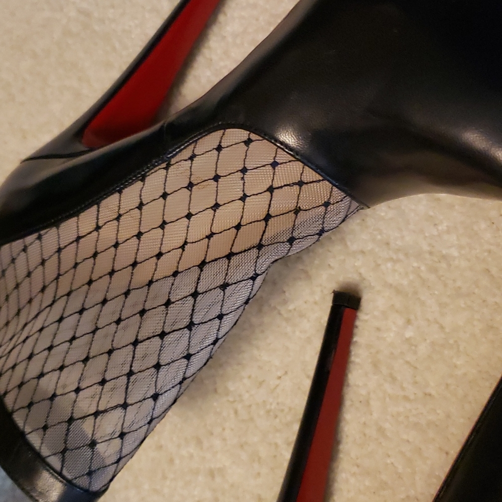 Christian Louboutin size 40 color Black leather 100% Authentic - Picture 14 of 17